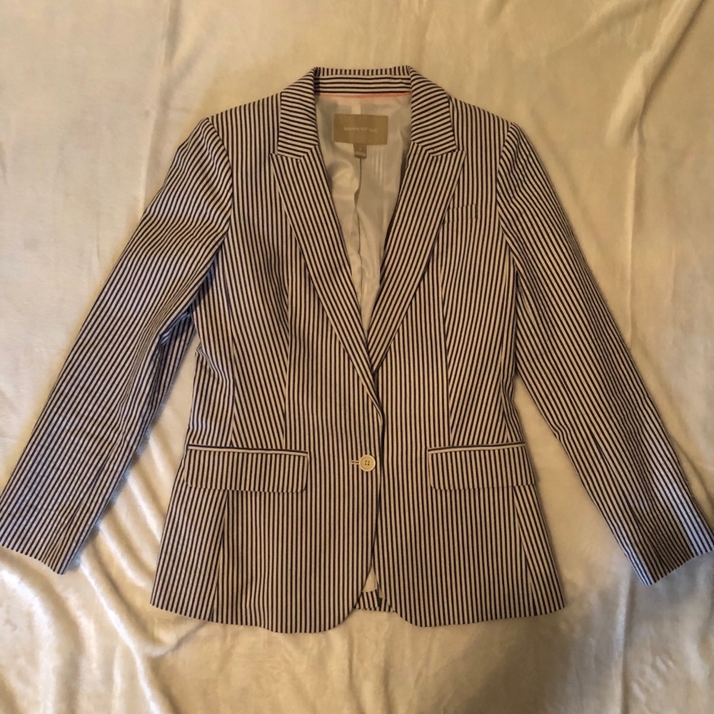 Banana Republic seersucker jacket and shorts